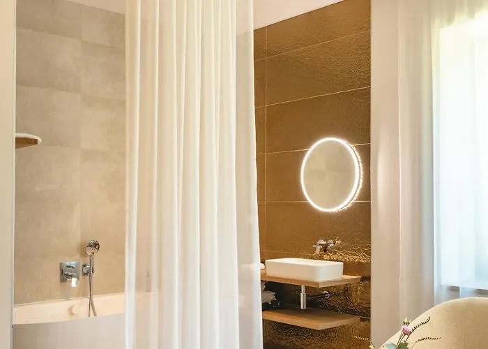 Bronzo Otel